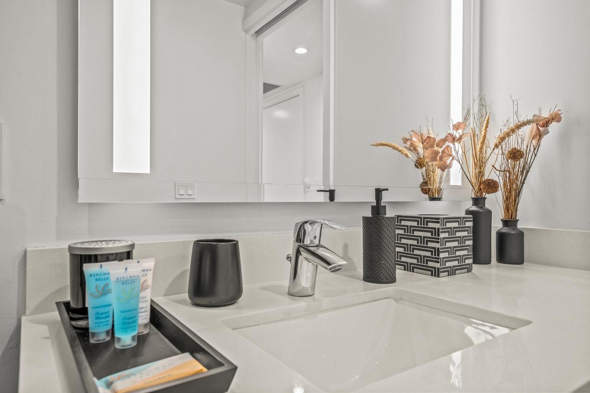Tr Miami 2 Bedroom, 1 Bedroom, And Studio Condos With Balconies Exterior foto