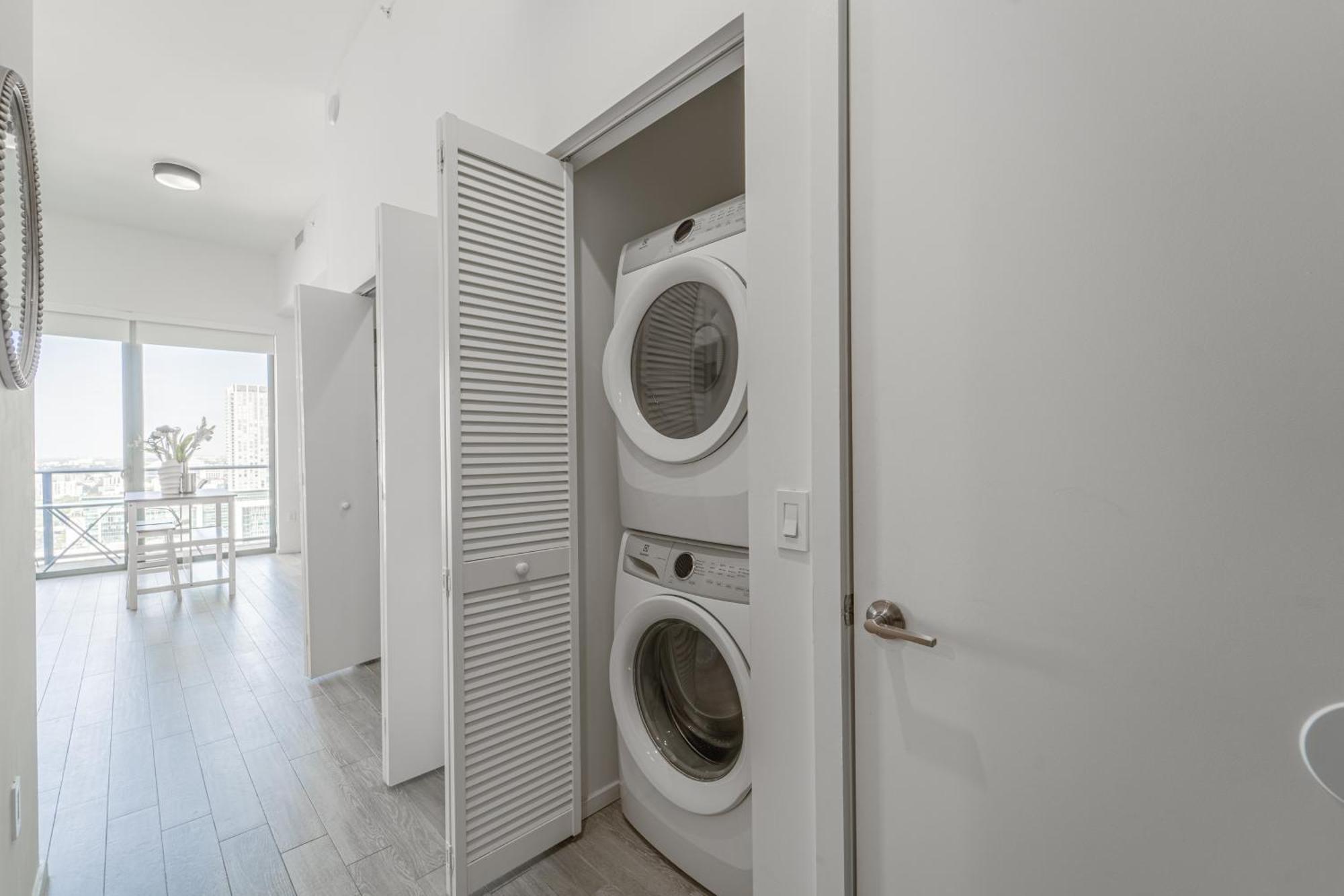 Tr Miami 2 Bedroom, 1 Bedroom, And Studio Condos With Balconies Exterior foto